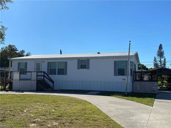 8260 Sevigny DR, North Fort Myers, FL 33917