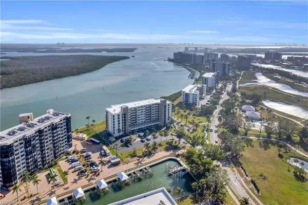 Fort Myers Beach, FL 33931,4253 Bay Beach LN #6E