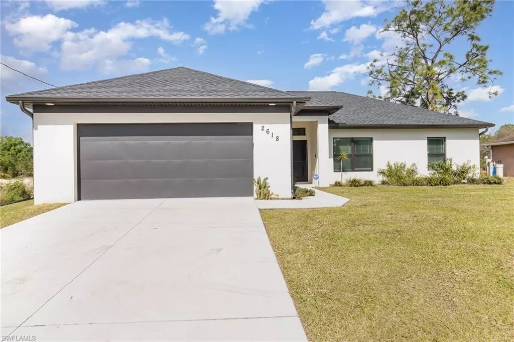 Lehigh Acres, FL 33971,2618 Helen CIR