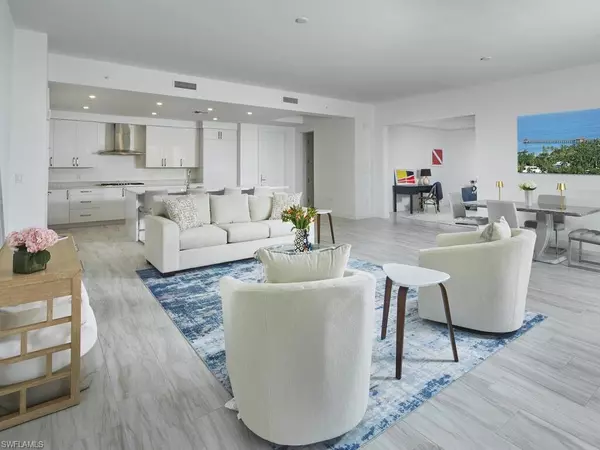 Naples, FL 34102,1125 Central AVE #267