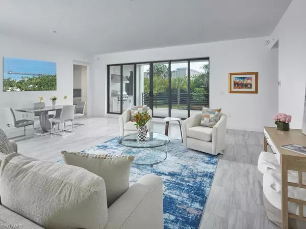 Naples, FL 34102,1125 Central AVE #267