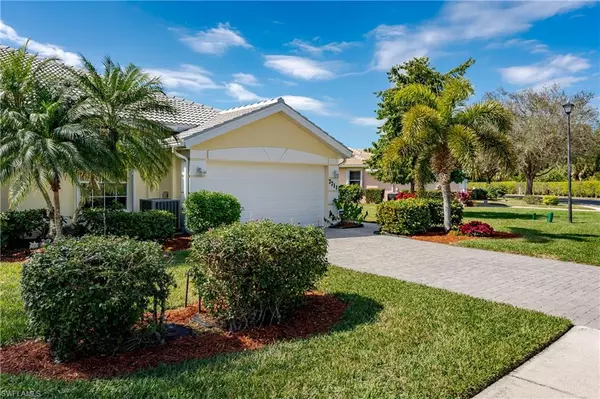 Naples, FL 34104,7711 Berkshire Pines DR