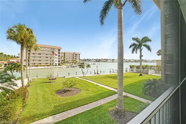 Naples, FL 34103,2880 Gulf Shore BLVD N #206