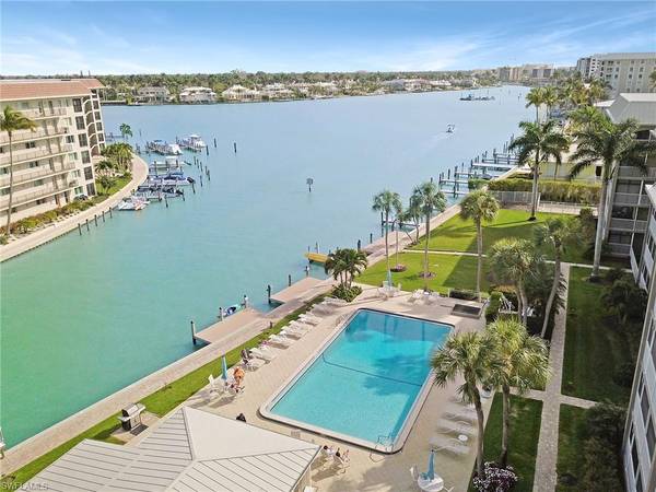 2880 Gulf Shore BLVD N #206, Naples, FL 34103