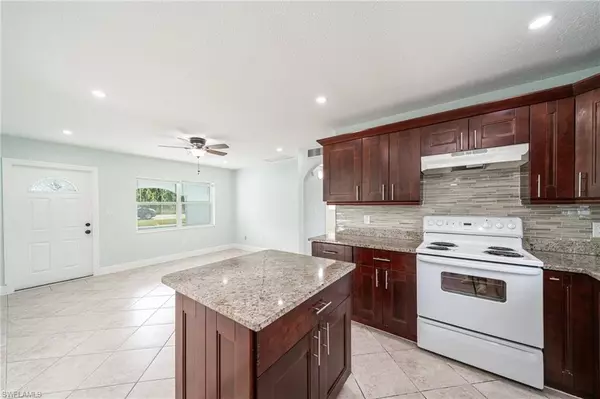 Lehigh Acres, FL 33936,813 Joel BLVD