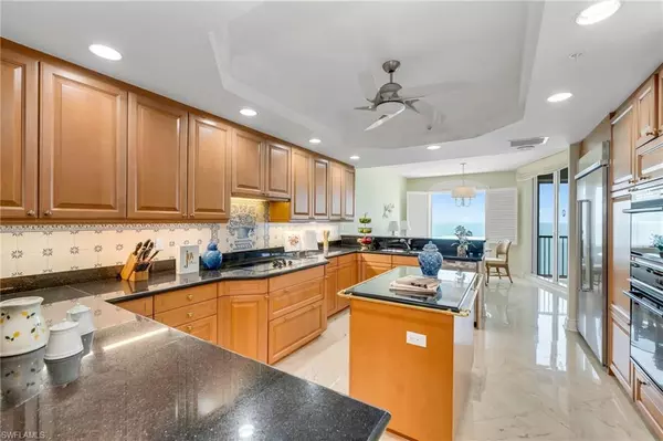 Naples, FL 34108,8665 Bay Colony DR #1203