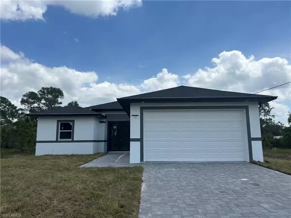 461 WICKHAM AVE E, Lehigh Acres, FL 33974