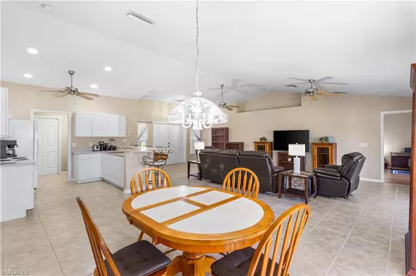 Cape Coral, FL 33991,703 SW 4th CT