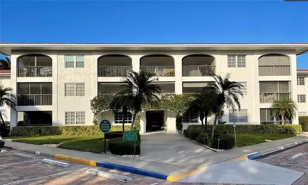 5 High Point CIR W #208, Naples, FL 34103