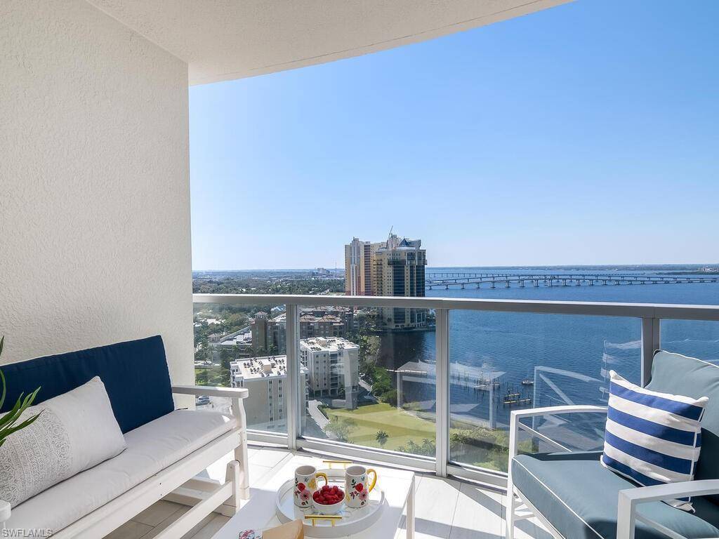 Fort Myers, FL 33916,3000 Oasis Grand BLVD #2107