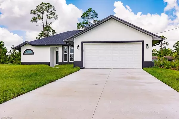 Lehigh Acres, FL 33972,816 Maple AVE N