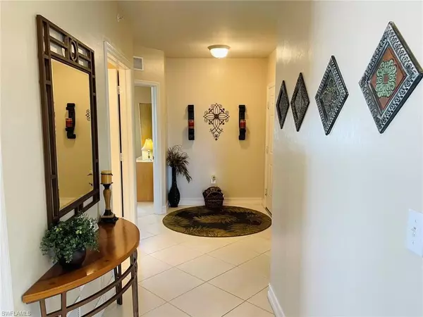 Naples, FL 34104,7814 Great Heron WAY #5-206