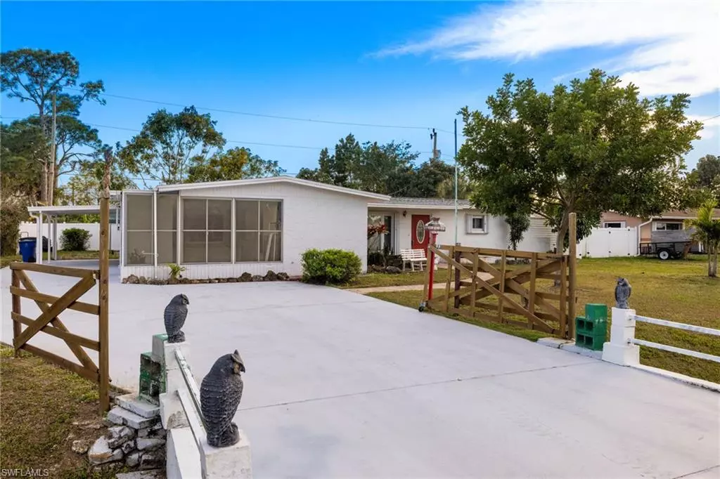 Lehigh Acres, FL 33936,300 Jersey RD W
