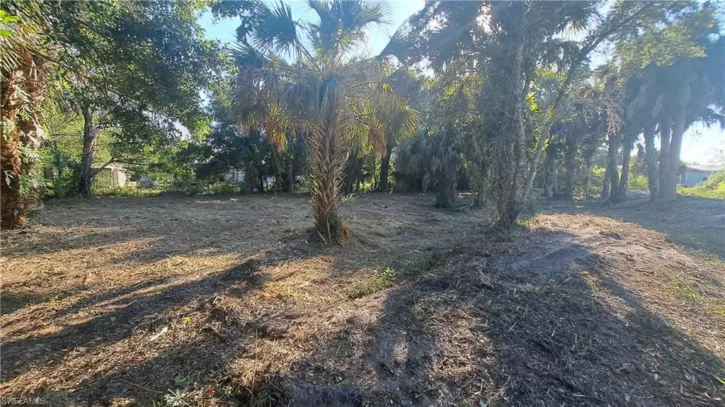 Derby LN, Moore Haven, FL 33471