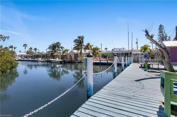 Matlacha, FL 33993,4637/4639 Pine Island RD NW