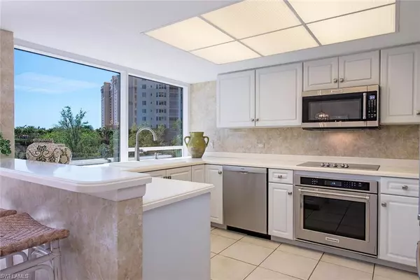 Naples, FL 34108,6825 Grenadier BLVD #101