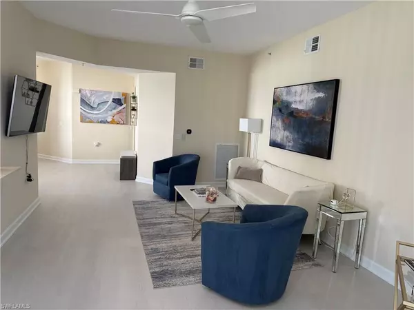 Naples, FL 34109,3057 Driftwood WAY #4007