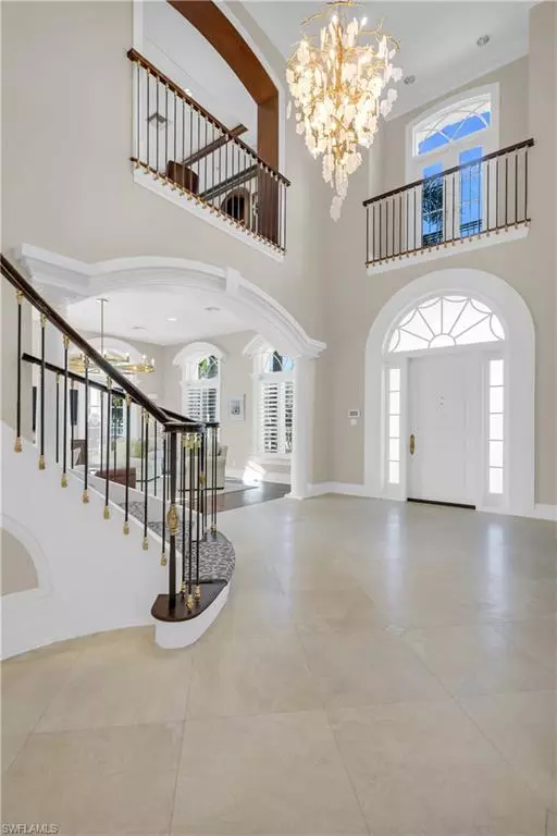 Naples, FL 34102,40 5th AVE S