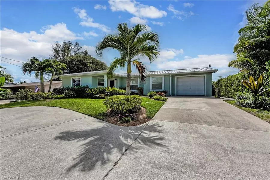 1540 Curlew AVE, Naples, FL 34102