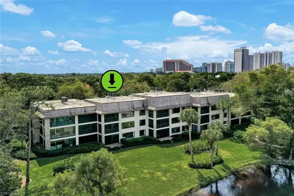 Naples, FL 34108,5950 Pelican Bay Blvd #112