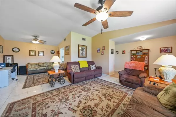 Cape Coral, FL 33990,1419 SE 22nd ST