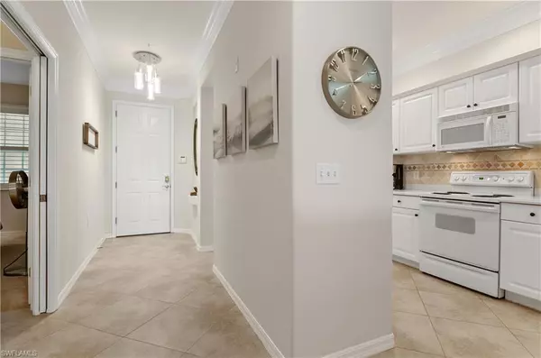 Naples, FL 34112,4844 Hampshire CT #204