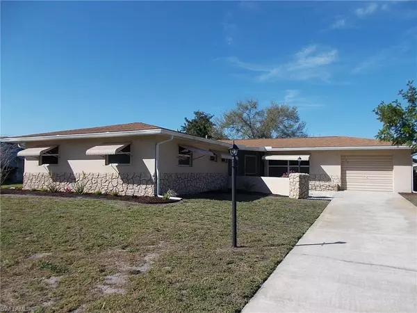 127 W Lake DR, Lehigh Acres, FL 33936