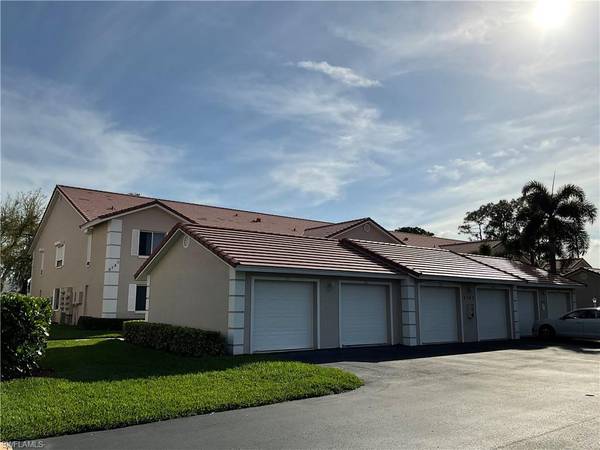 6780 Dennis CIR #M-103, Naples, FL 34104