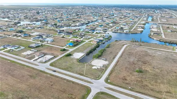 800 NW 33rd AVE, Cape Coral, FL 33993