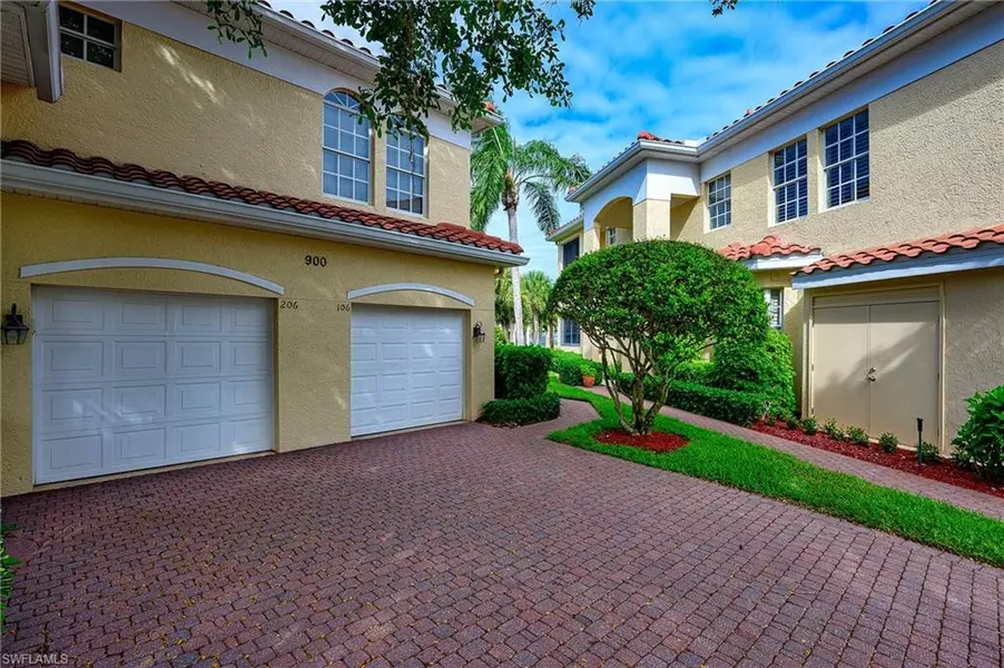 900 L Ambiance CIR #9-106, Naples, FL 34108