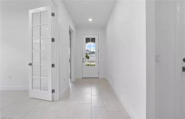 Alva, FL 33920,12453 Basalt LN