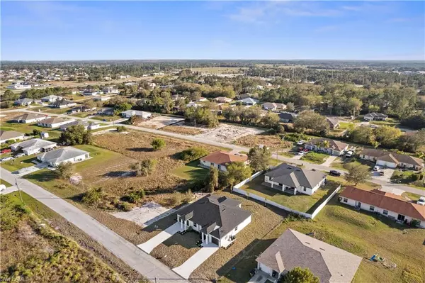 Lehigh Acres, FL 33973,4805-4807 28th ST SW