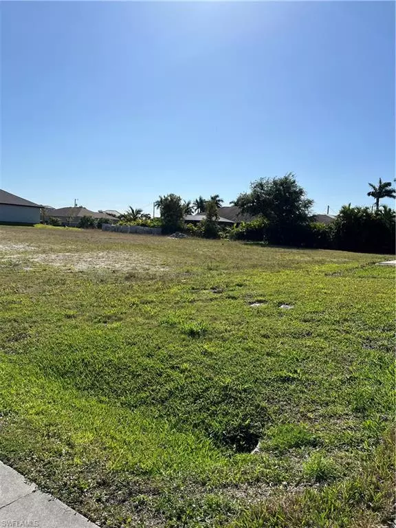 Cape Coral, FL 33914,2810 Surfside BLVD