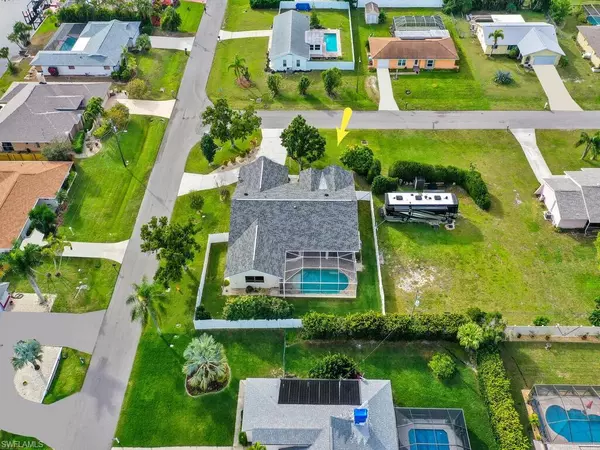 Cape Coral, FL 33904,927 SE 29th ST