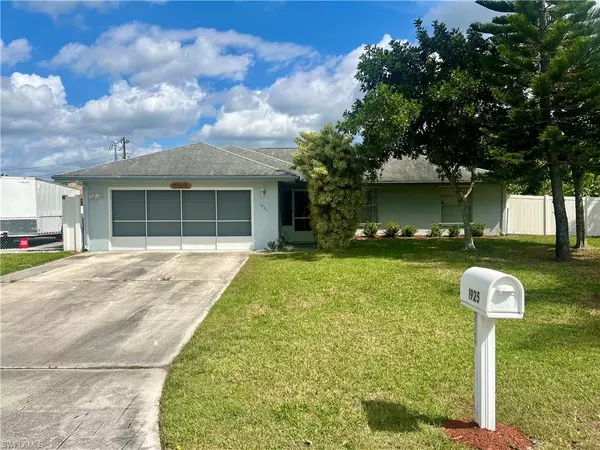 1925 Gardner AVE, Lehigh Acres, FL 33936
