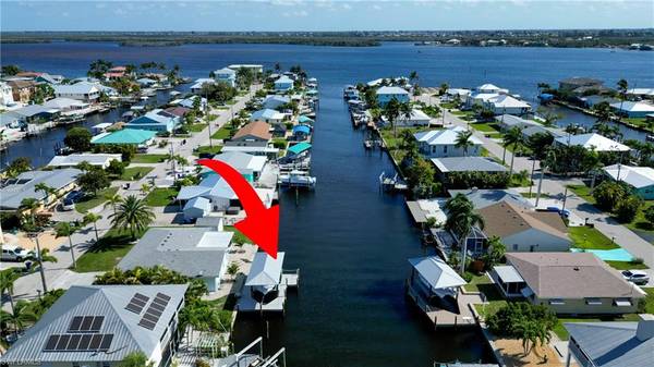 2757 Geary ST, Matlacha, FL 33993