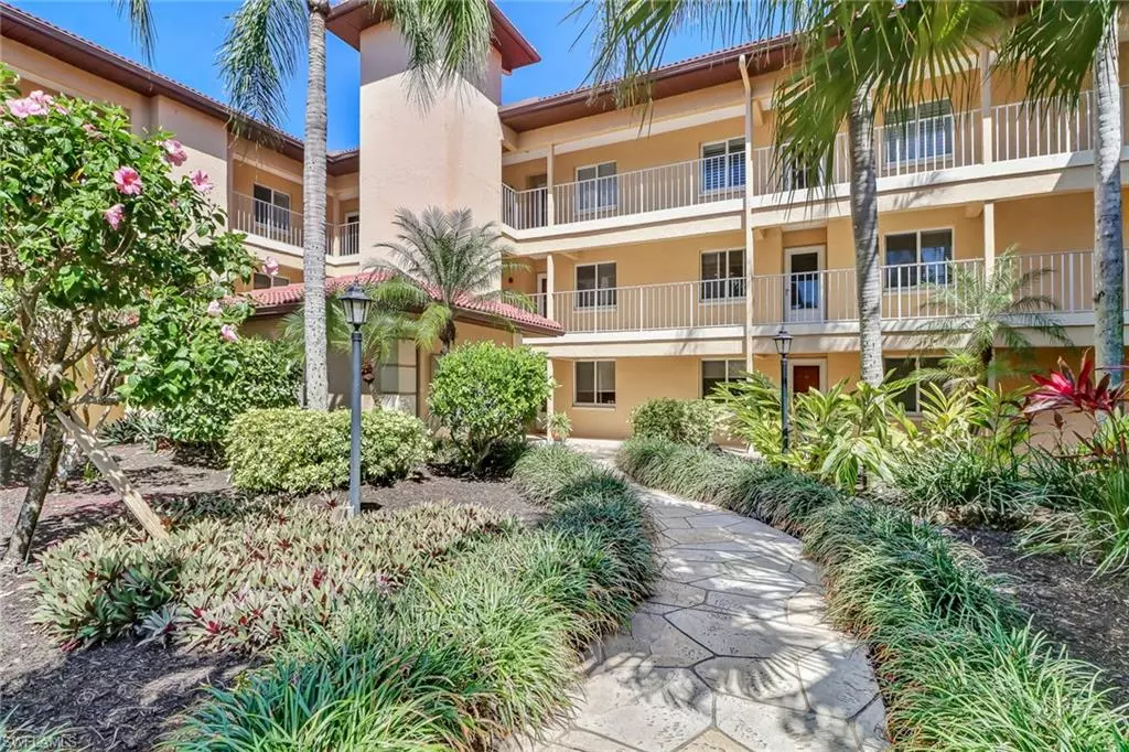 Naples, FL 34104,1025 Foxfire LN #301