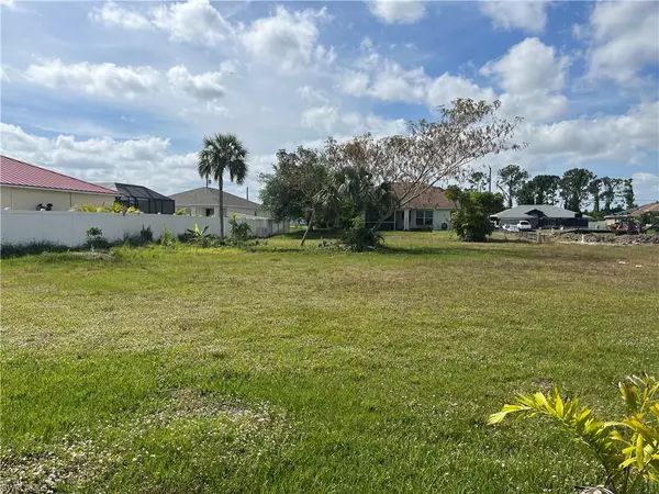 1602 NE 35th ST, Cape Coral, FL 33909