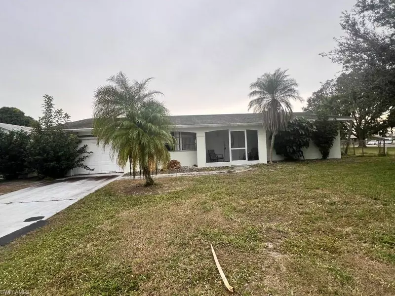 225 Highview CT, Lehigh Acres, FL 33936