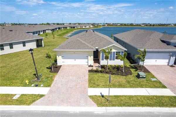 915 Stonewater Lake TER, Cape Coral, FL 33993