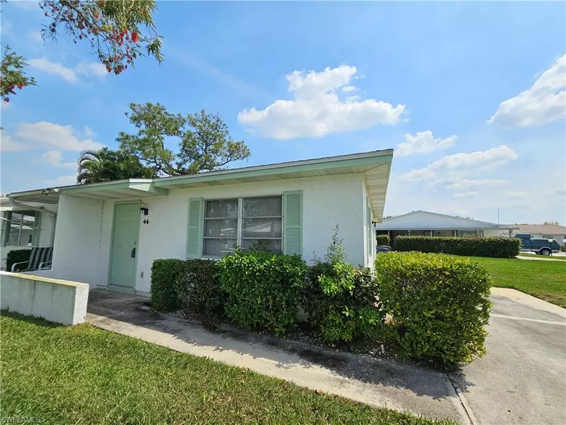 44 Heath Aster LN, Lehigh Acres, FL 33936