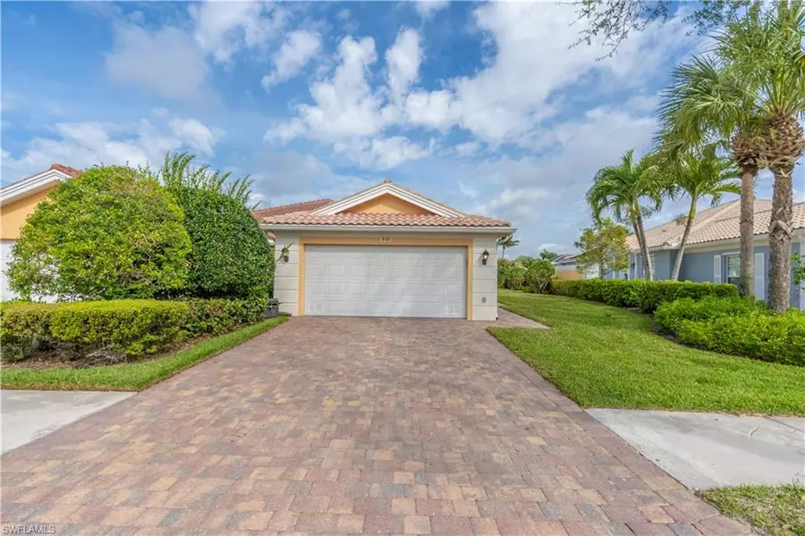 8165 Xenia LN, Naples, FL 34114