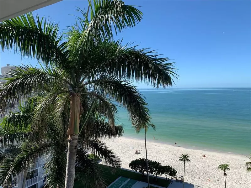 3443 Gulf Shore BLVD N #809, Naples, FL 34103