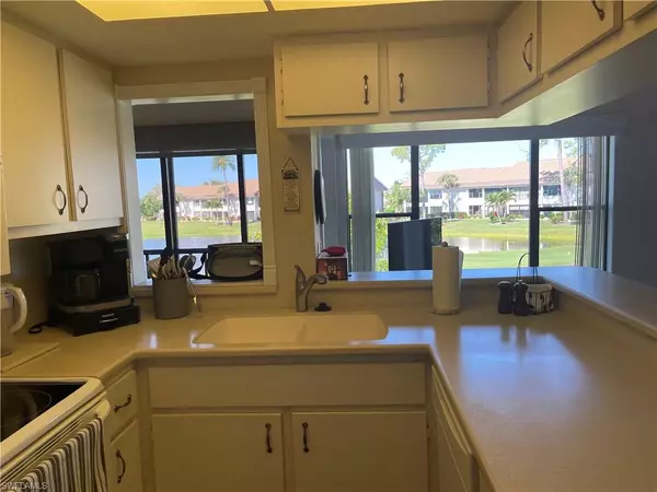 Fort Myers, FL 33907,5590 Trailwinds DR #421