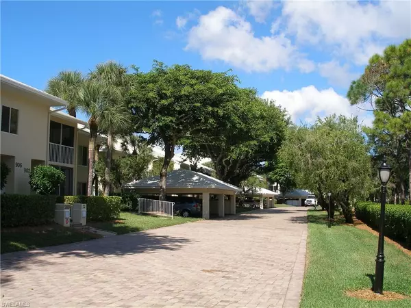 Naples, FL 34108,5809 Glencove DR #905