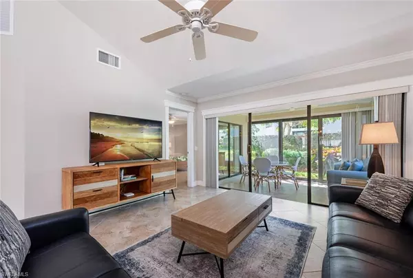 Naples, FL 34108,551 Beachwalk CIR #85-0