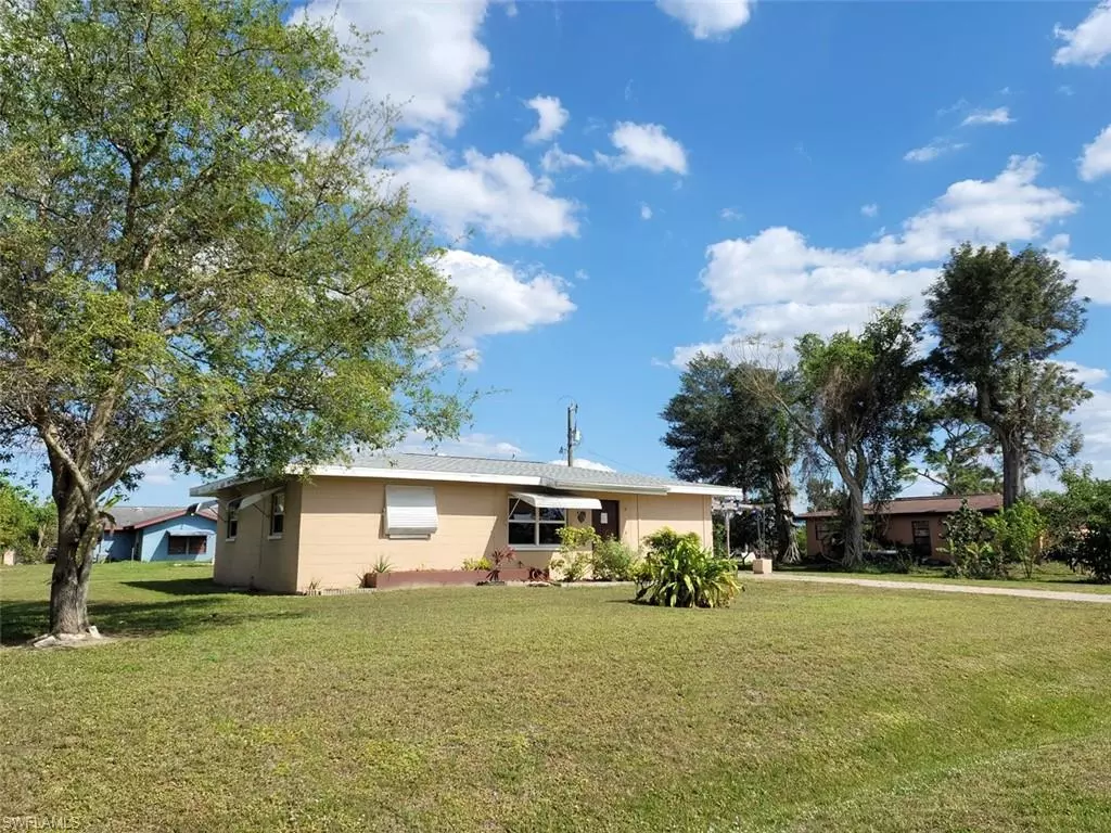 Lehigh Acres, FL 33936,114 Florida RD