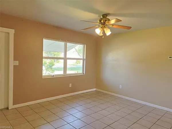Lehigh Acres, FL 33936,114 Florida RD