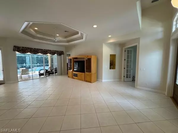 Naples, FL 34113,436 Crestwood LN