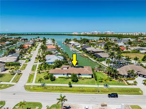 Marco Island, FL 34145,858 Perrine CT